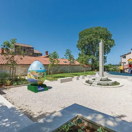 Awesome In With Wifi, 4 Bedrooms And Outdoor Swimming Pool *