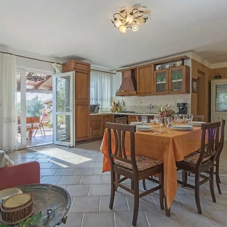 Awesome In With Wifi, 4 Bedrooms And Outdoor Swimming Pool Dom wakacyjny *
